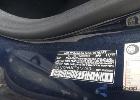 2012 Mercedes-Benz C 350 Sport z USA, uszkodzony, nr VIN WDDGJ5HB3CF817453